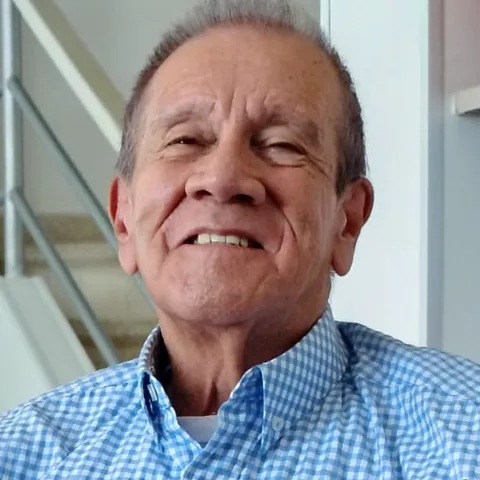 Víctor Manuel C.